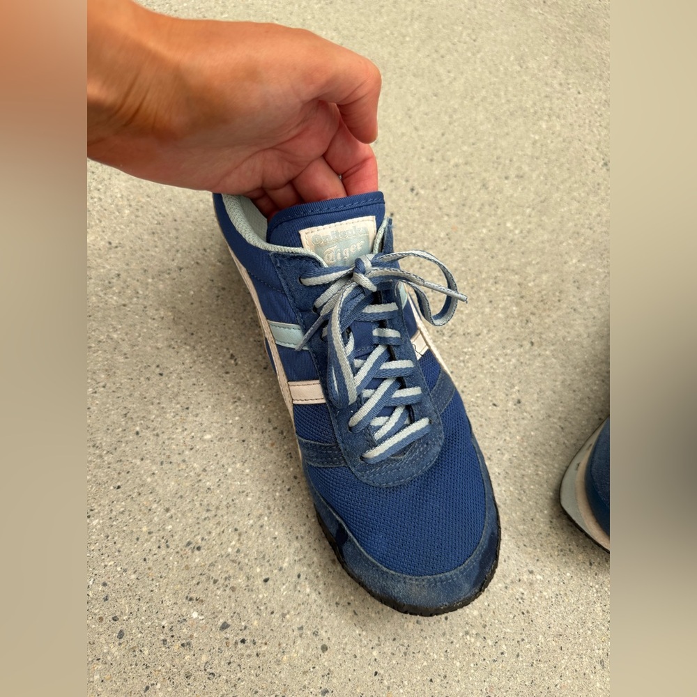 Onitsuka Tiger blue sneakers women’s sz 9.5